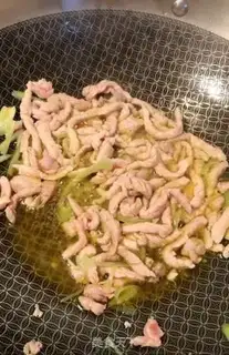Make Pepper sauce noodles step 4