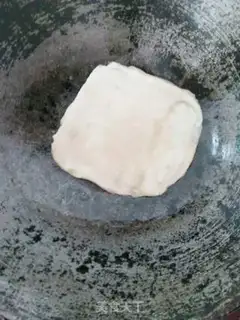 Make Hand grab cake step 2
