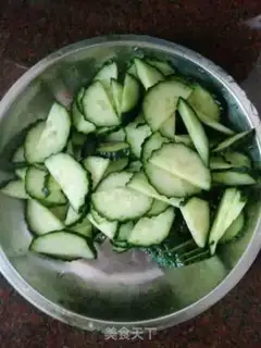 Make cucumber fried eggs step 0