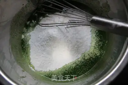 Make A spinach cake roll step 2