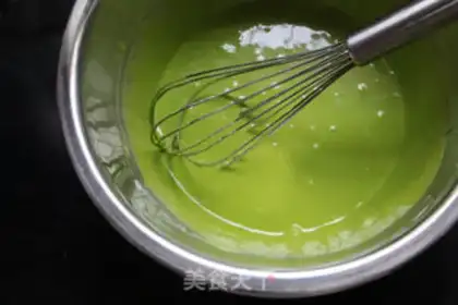 Make A spinach cake roll step 4
