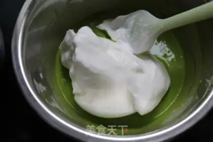 Make A spinach cake roll step 6