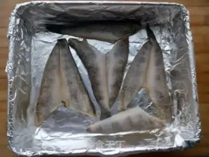 Make Seafood ice fish pools step 3