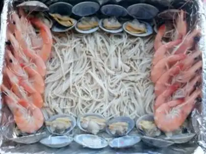 Make Seafood ice fish pools step 6