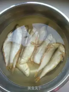 Make Fried salty fish step 0