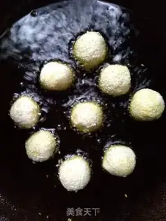 Make Potato sesame ball step 8