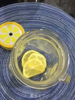 Make Honey lemon tea step 1