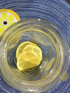 Make Honey lemon tea step 2