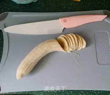 Make Banana flamingo milk bar ice step 1