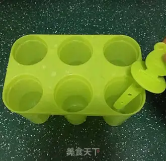 Make Banana flamingo milk bar ice step 8