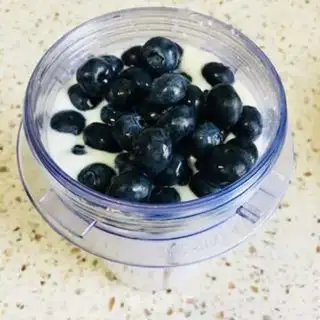 Make Blueberry milkshake step 2