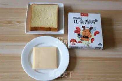 Make Scrambled sausage toast step 0