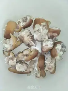 Make Onion stew pig hoof step 0