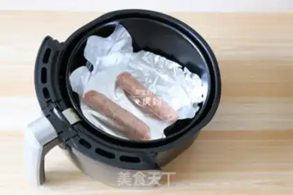 Make Scrambled sausage toast step 1