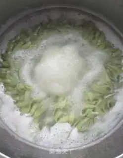 Make Shrimp sauce spinach noodles step 9