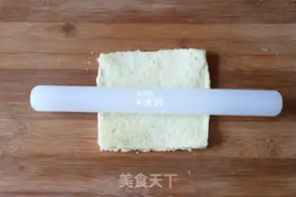 Make Scrambled sausage toast step 3