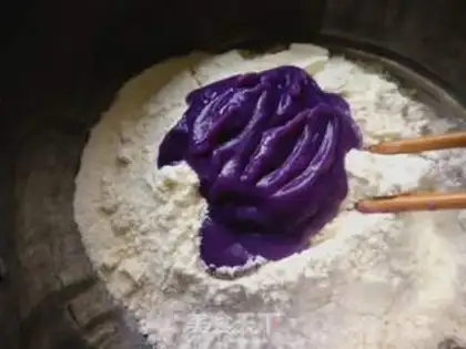 Make Potato pumpkin double rolls step 1