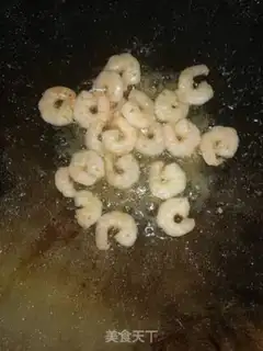 Make Hot cabbage shrimp fried rice step 2