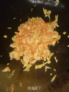 Make Hot cabbage shrimp fried rice step 3