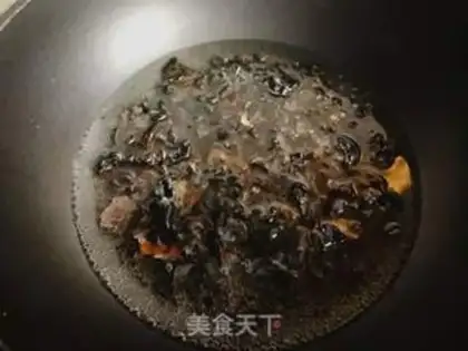 Make Spicy black ear step 0