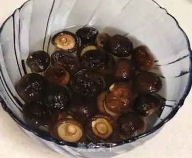 Make Fry mushroom shrimp step 0