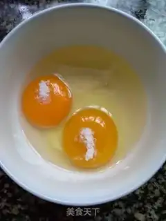 Make Eggs holding children