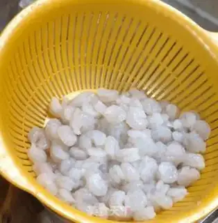 Make Fry mushroom shrimp step 1