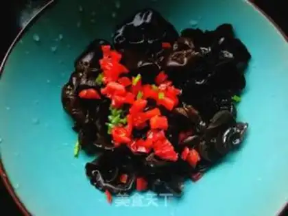 Make Spicy black ear step 3