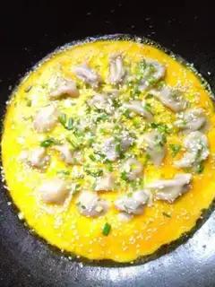 Make Eggs holding children