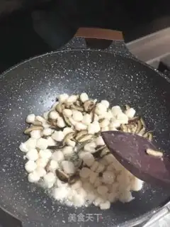 Make Fry mushroom shrimp step 8