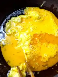 Make Precious fried eggs step 1