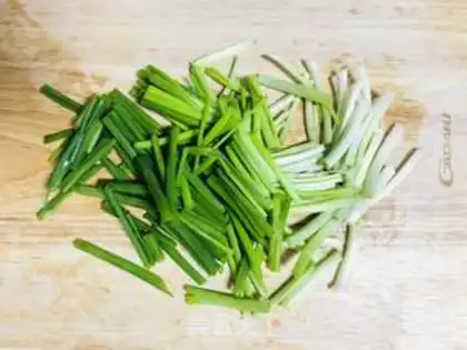 Make Onion noodles step 1