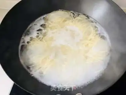 Make Onion noodles step 6