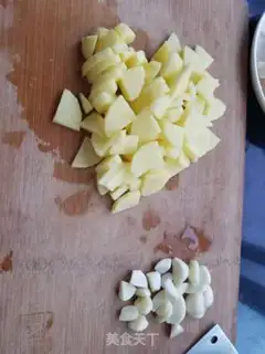 Make Grinding potatoes and white mushrooms step 0