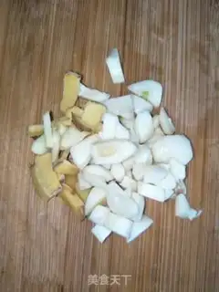 Make Fried potato leaves step 0