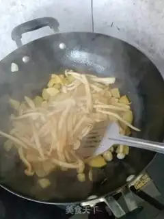 Make Grinding potatoes and white mushrooms step 4