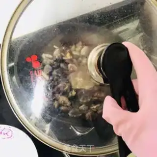 Make Scrambled clams step 3