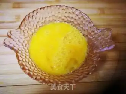 Make Pretzel fried eggs step 1