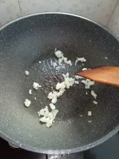 Make Spicy potatoes step 0