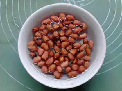 Make Red-beans peanut roses step 2
