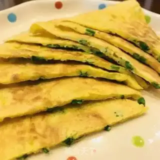 Make Onion egg pancakes step 0