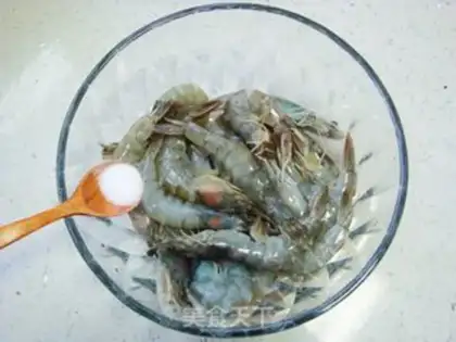 Make Garlic roasted shrimp step 0