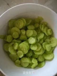 Make The cucumbers make white mushrooms step 2