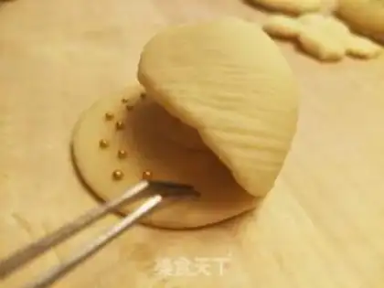 Make Shell buns step 4