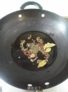 Make Spicy dry chicken claws step 2