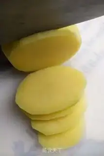 Make Spicy potato chips step 0