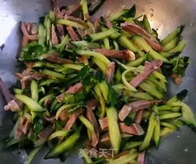 Make The cucumber with the pig tongue step 6