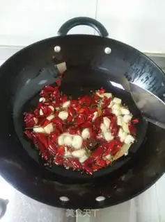 Make Spicy dry chicken claws step 4