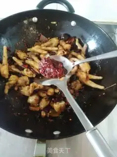 Make Spicy dry chicken claws step 8