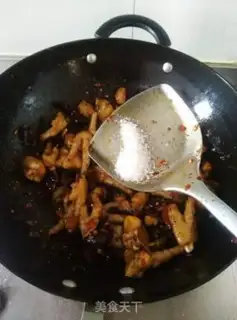 Make Spicy dry chicken claws step 9